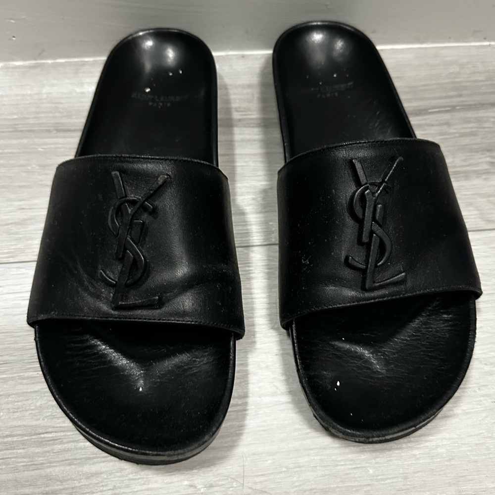 Yves Saint Laurent Leather Slides - 38.5